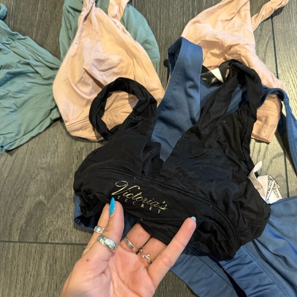 Set of Five Sports Bras in Blue, Black, Pink, and Green - Picture 2 of 6